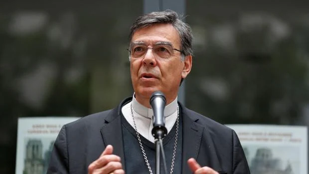 El arzobispo de París renuncia ante el Papa tras admitir que tuvo una relación «ambigua» con una mujer