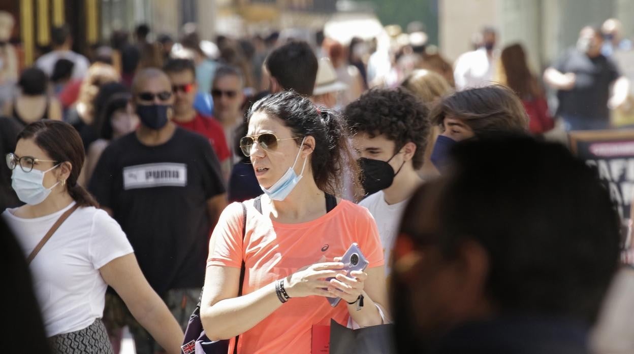 Las mascarillas volverán a ser obligatorias en exteriores el próximo viernes 24 de diciembre