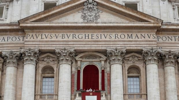 El Papa propone diálogo para afrontar conflictos familiares y mundiales en su discurso 'Urbi et Orbi'