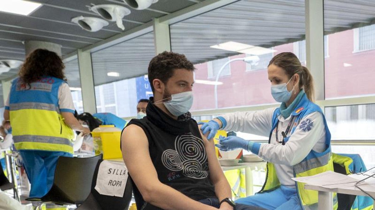 La vacunación continúa en Madrid para personas entre 30 y 39 años