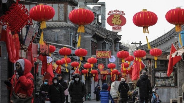 China celebra su año nuevo lunar condicionada por el miedo a la pandemia