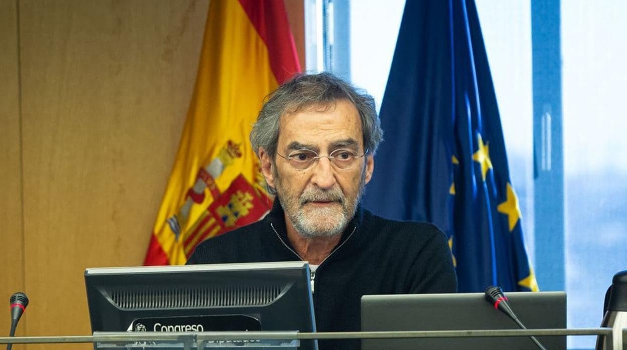 Joan-Ramon Laporte Roselló, profesor honorario de la Universitat Autónoma de Barcelona, durante su intervención