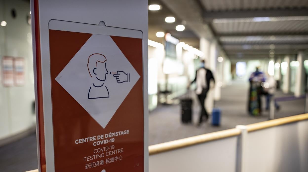 Test de antígenos en el aeropuerto de París