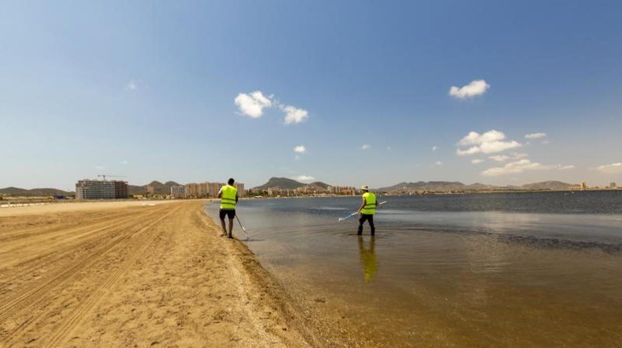 Playa los Alemanes, en La Manga del mar Menor, el pasado verano