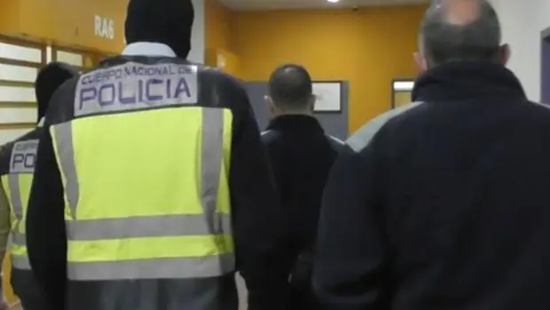 Arrestan a un hombre en Zaragoza por desvalijar 7.000 euros a una familia ucraniana que huía de la guerra