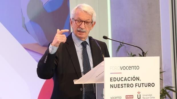 Alejandro Tiana (Educación): «En el sistema educativo español el problema no es con cuántas materias se aprueba»