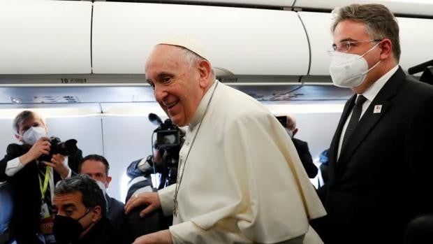 El Papa aterriza en Malta y asegura que tiene sobre la mesa la posibilidad de viajar a Kiev