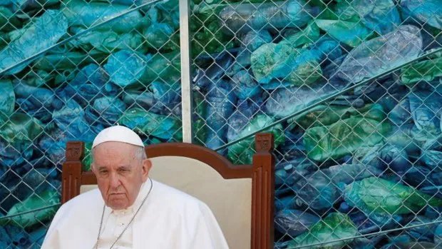 El Papa pide centros de acogida de emigrantes más humanos para evitar un naufragio de la civilización