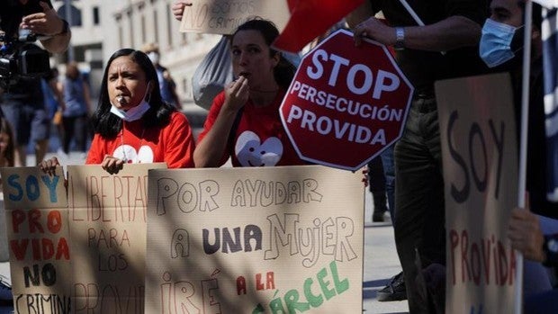 Los provida que obstaculicen el aborto serán acusados de delito desde este fin de semana