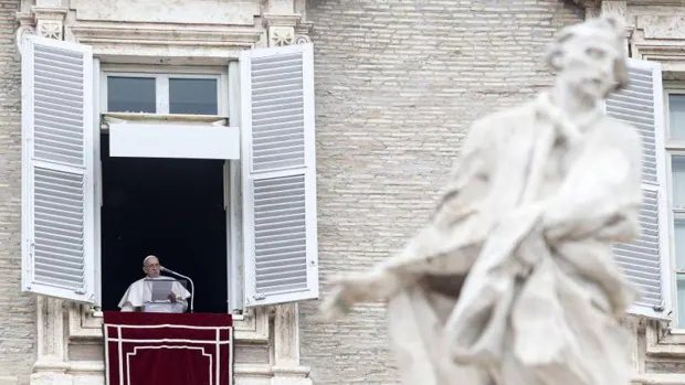El Papa Francisco reza por las victimas de la explosión en el hotel Saratoga