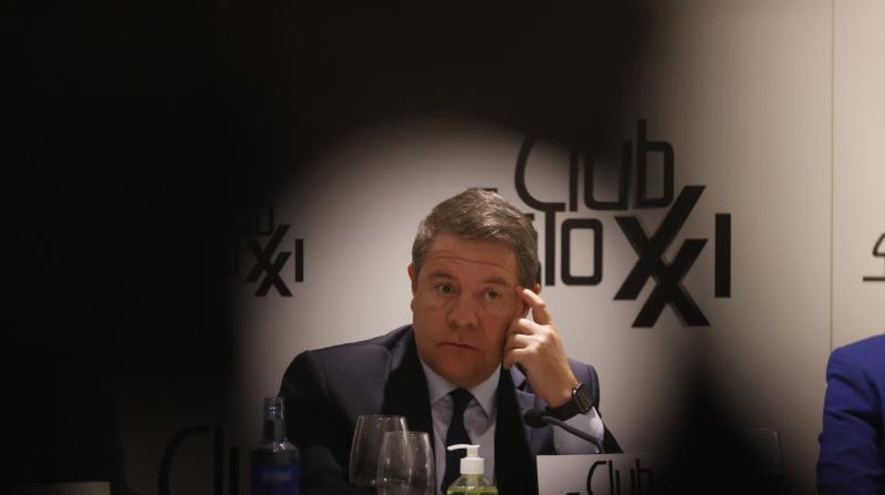 Emiliano García-Page en un momento de su intervecnión en el Club Siglo XXI