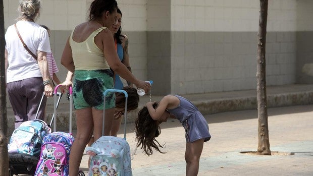 Una pregunta, si no te importa: ¿Crees que se deben acabar ya las clases por el calor?