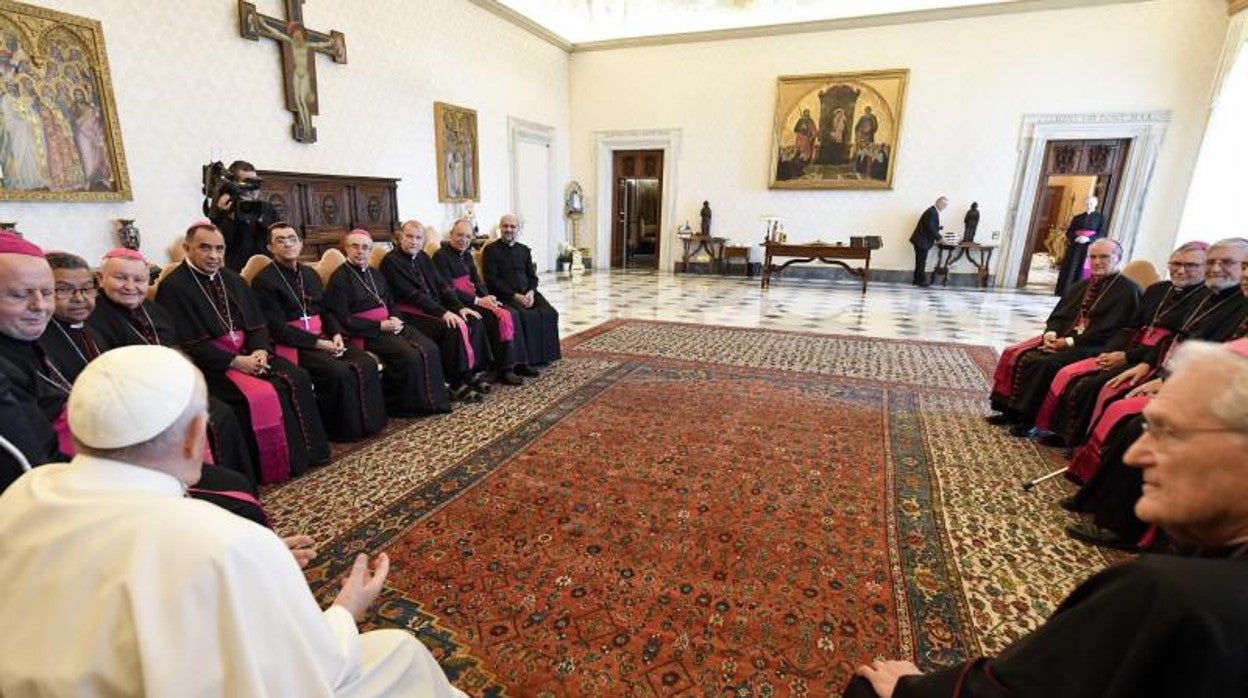 El Papa Francisco durante la audiencia con los obispos de Brasil