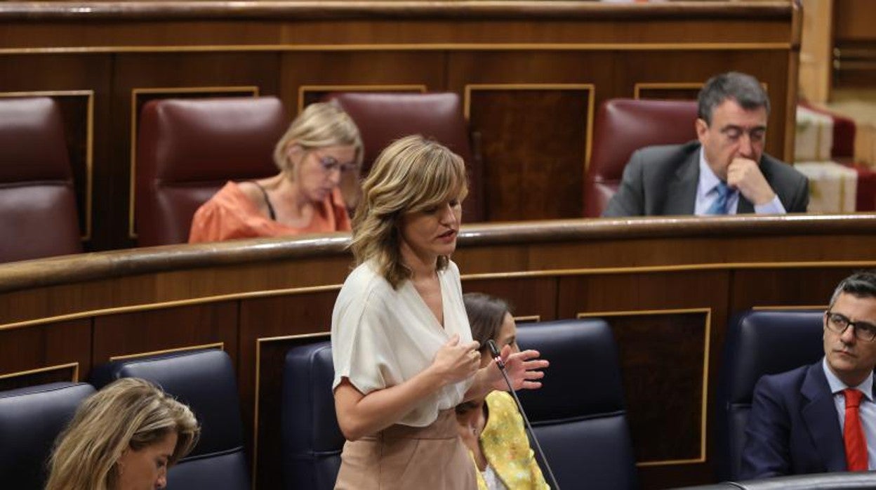 Los editores desmienten al Gobierno: la ideologización de libros de texto viene impuesta por leyLa ministra de Educación, Pilar Alegría