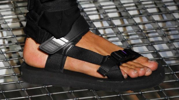 Las sandalias masculinas, a examen