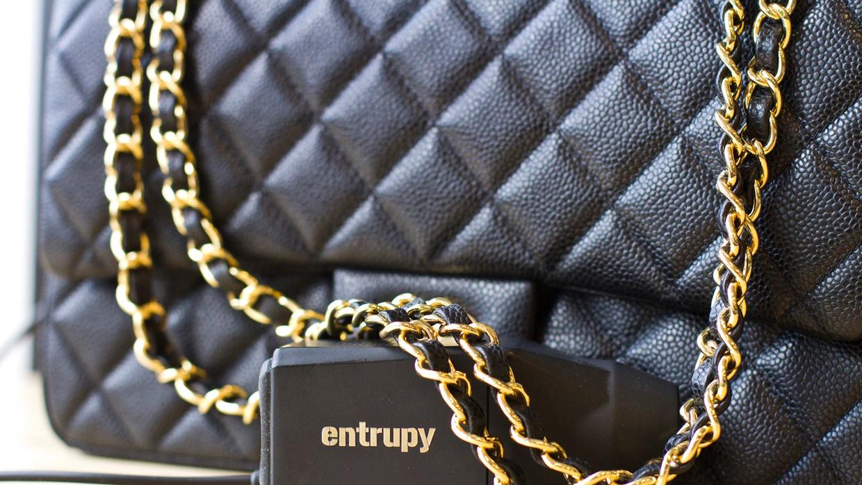 La app analiza los tejidos de los bolsos de lujo