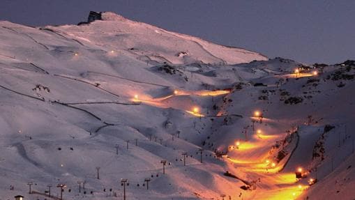 La estación ofrecerá también este año la posibilidad de practicar esquí nocturno