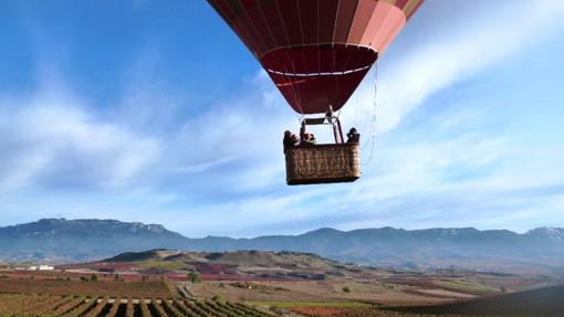 Durante el vuelo, un guía experto acompañará a la pareja