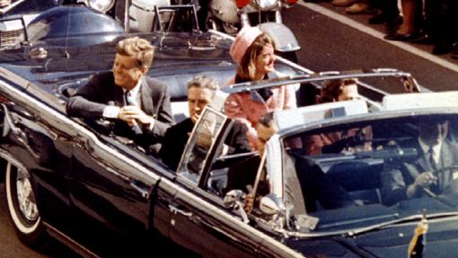 El presidente y su mujer en el Lincoln Continental convertible de 1961