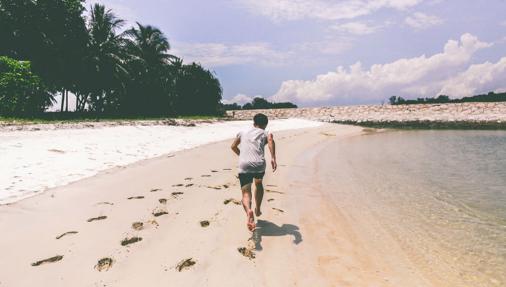 Correr por la playa es muy beneficioso