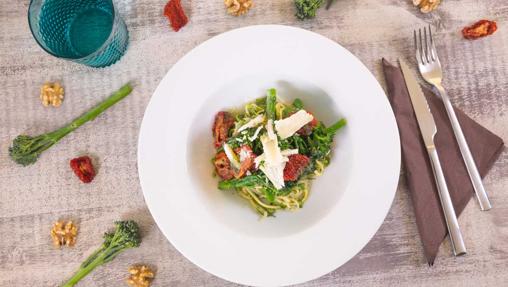 Bimi es un híbrido natural entre un brócoli y una col oriental llamada Kai-lan