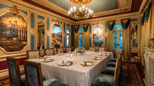 Una cena en Disneyland por 12.000 euros