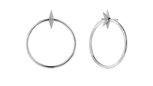 Pendientes aro estrella en plata con pavé de diamantes grises en talla brillante (389€)