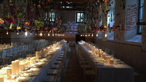 Puesta en escena de una de las celebraciones organizada por Isabel Maestre