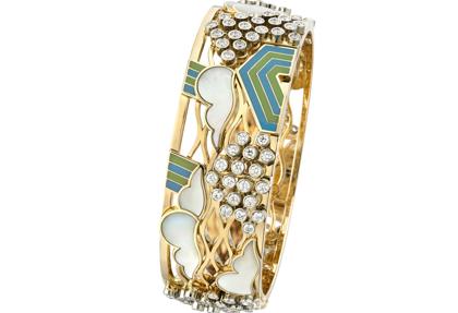Pulsera Chanel Vibration Minerale en oro amarillo y platino con laca verde y azul, nácar y diamantes.