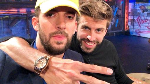 El deportista posa con David Broncano el día del show y enseña su ostentoso reloj