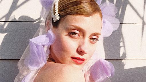 Lourdes Hernández, Russian Red