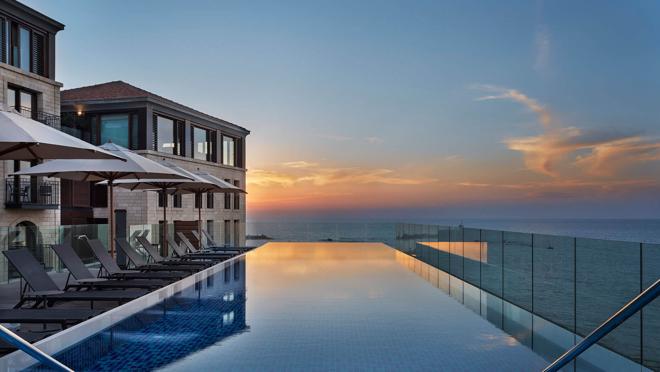 Espectacular infinity pool del hotel The Setai Tel Aviv , en el corazon de Jaffa