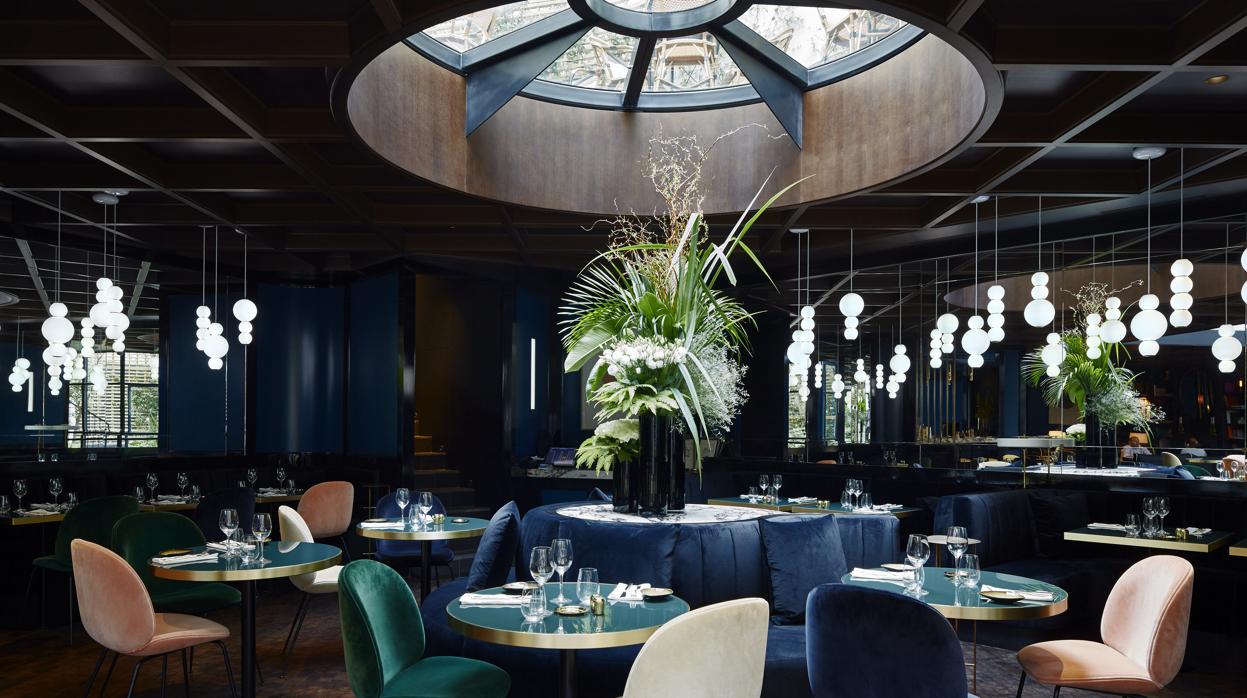 Uno de los espacios del restaurante del hotel The Roch en París
