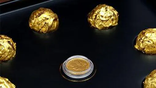 Bombones recubiertos de oro comestible