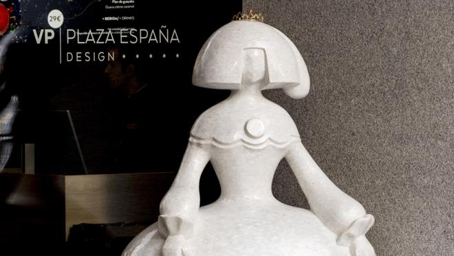Para ver la Menina hay que acercarse a la Plaza de España