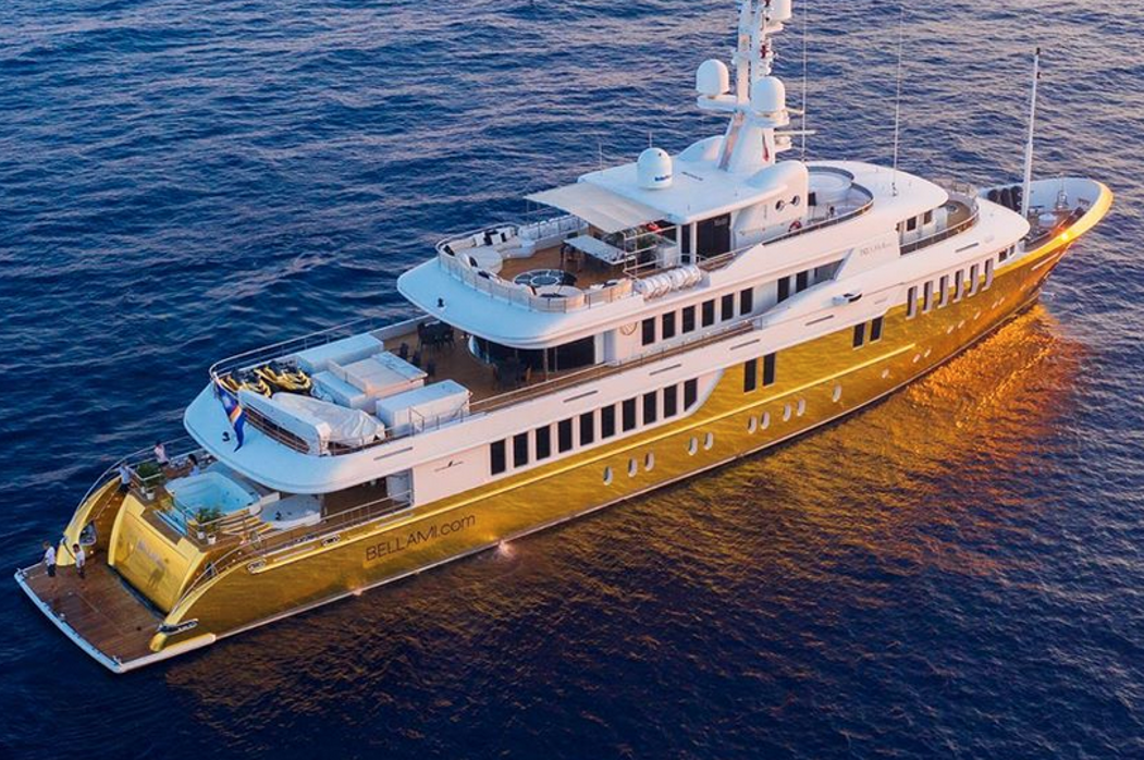 Así es el yate que Bellami customizó como estrategia de marketing