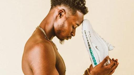 Las suelas llevan inyectada agua bendita del río Jordán