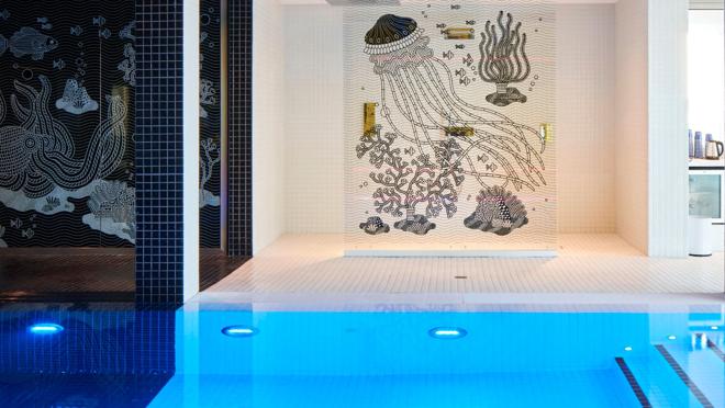 Los azulejos son vistosos, pero prima el confort