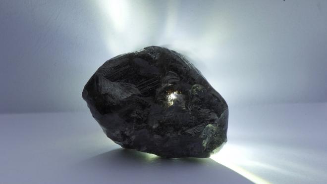 Así es Sewelô, el segundo diamante más grande de la historia