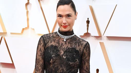 Gal Gadot con collar de Tiffany &amp; Co.