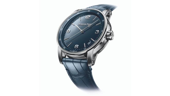 Reloj CODE 11.59 by Audemars Piguet Automático en caja de oro blanco de 41 mm y esfera azul lacada (27.500 €).