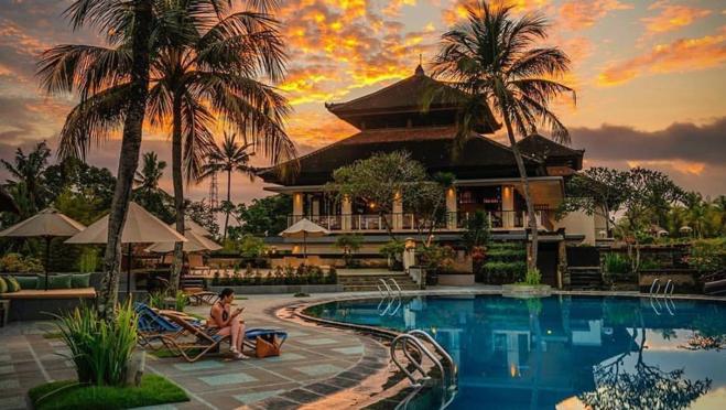 Muchos ven en la doble nacionalidad una inversión en seguridad