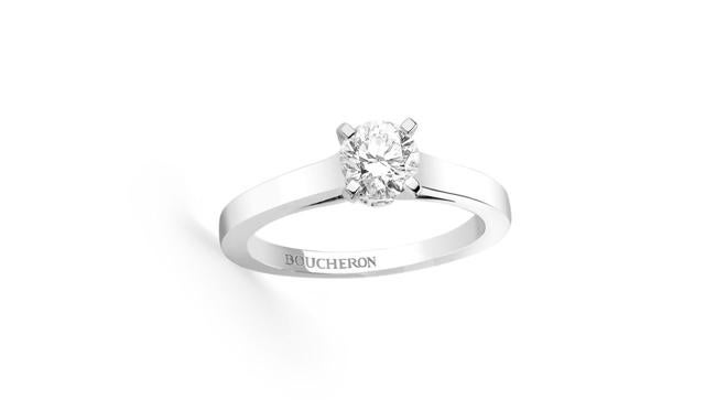 Solitario Beloved realizado en platino y diamantes talla redonda de Boucheron (2.100 €)