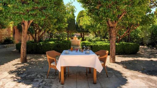 Imagen del jardín del Parador de Chinchón