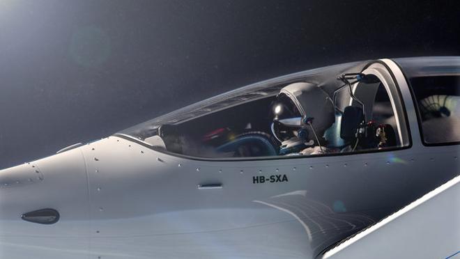 En Solarstratos podrán viajar dos personas con trajes espaciales