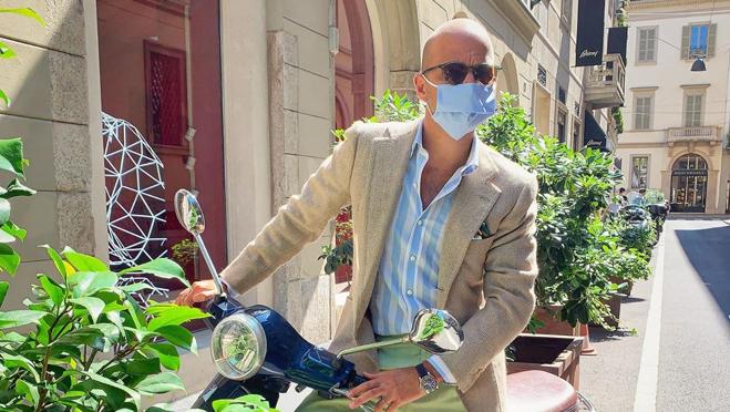 A la fuerza, las mascarillas se han convertido en el accesorio imprescindible del verano