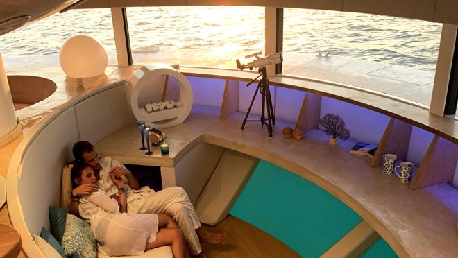 El interio consta de 50 metros cuadrados divididos en tres espacios