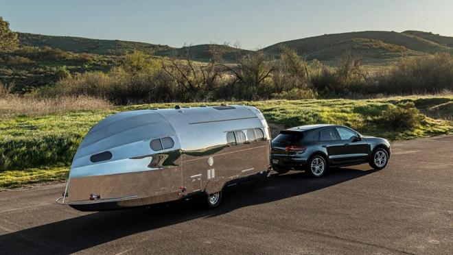 Caravana inspirada en los yates de lujo