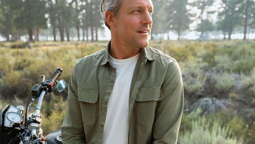 Aprovecha los descuentos para hacerte con sus prendas más icónicas