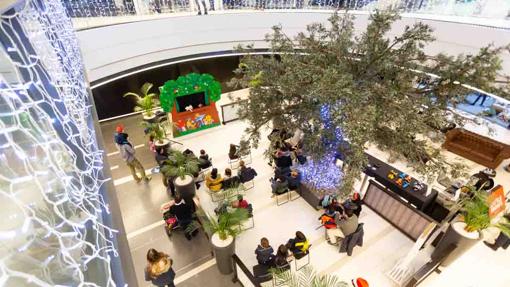 Espacio de títeres en el centro comercial ABC Serrano